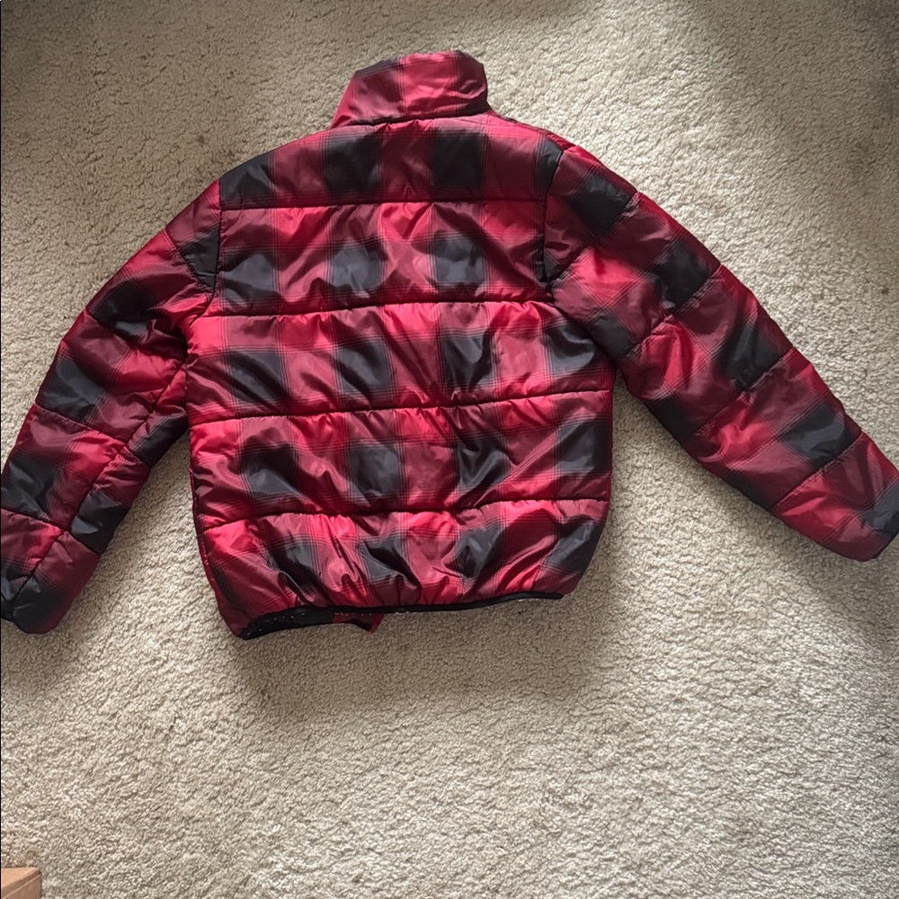 Universal Thread Water Resistant Jacket - Picture 3 of 3